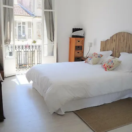 Carre D'or Apartment