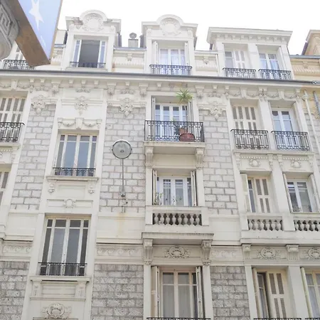 Carre D'or Apartment *